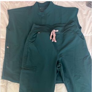 Figs Rafeala & Jogger Set